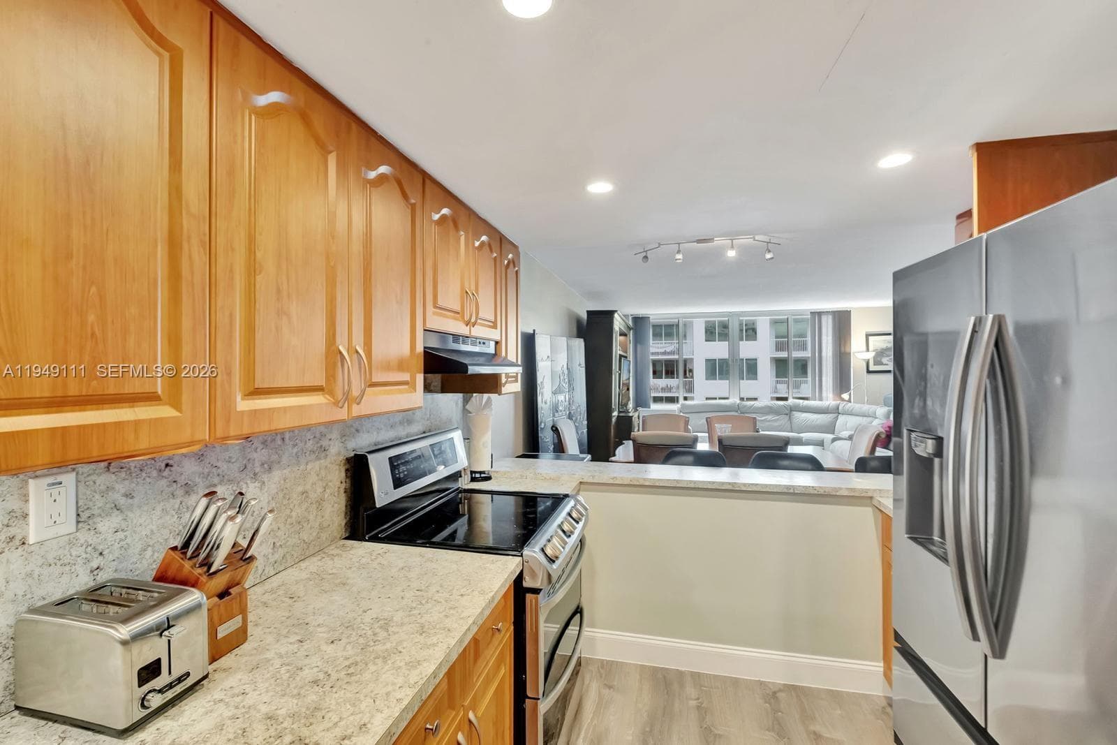 5401 Collins Ave 340 photo 7