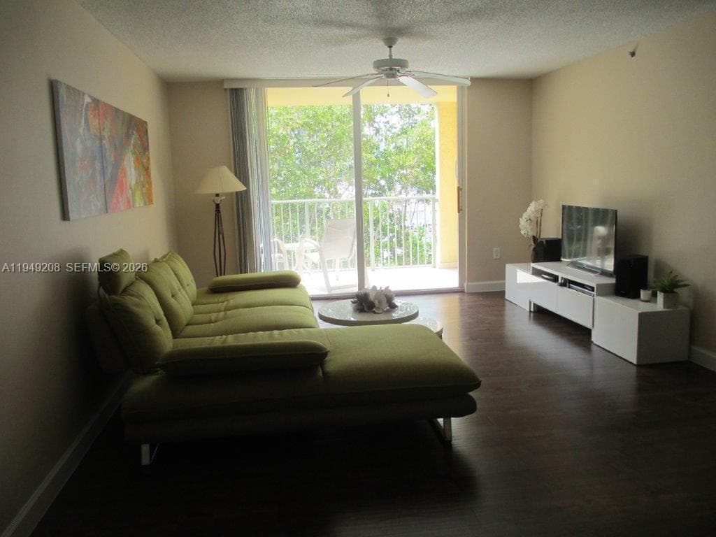 19901 E Country Club Dr 2202 photo 4