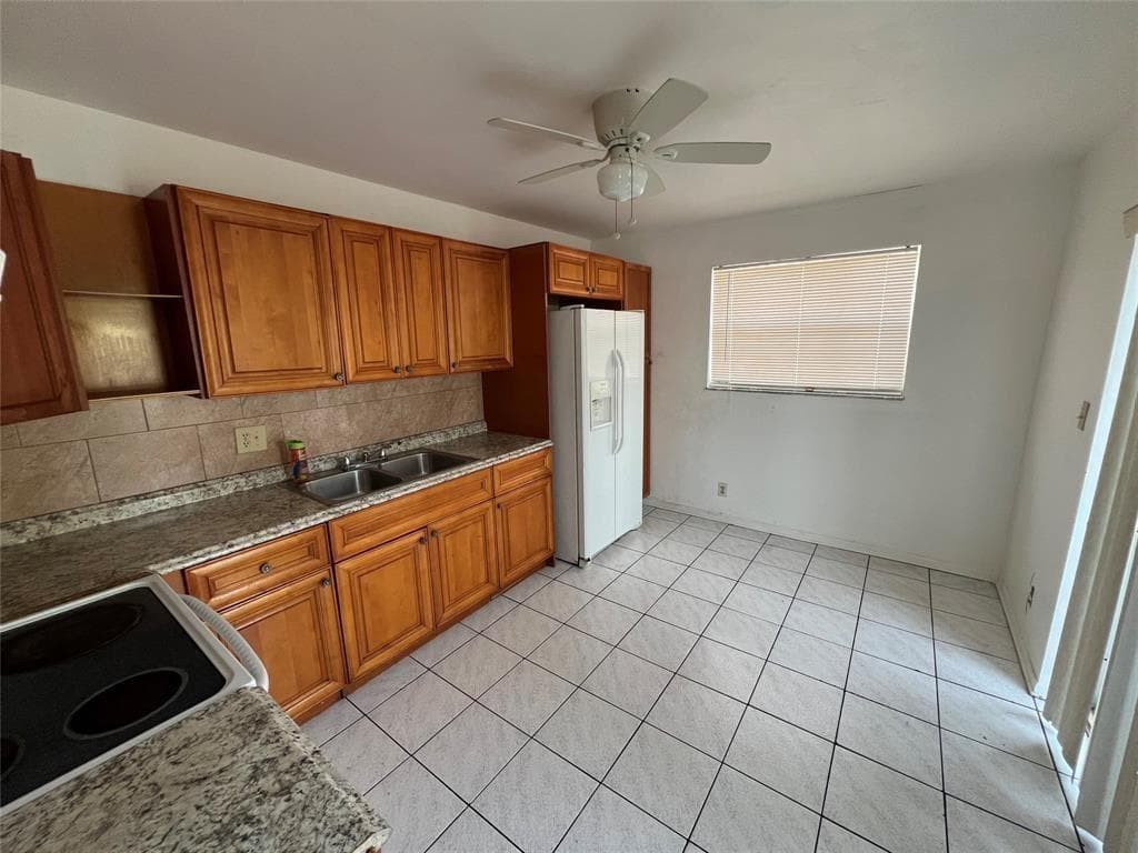 230 SW 1st Street G-8 photo 22