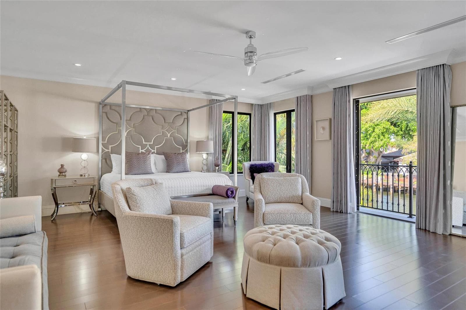 156 Fiesta Way photo 8