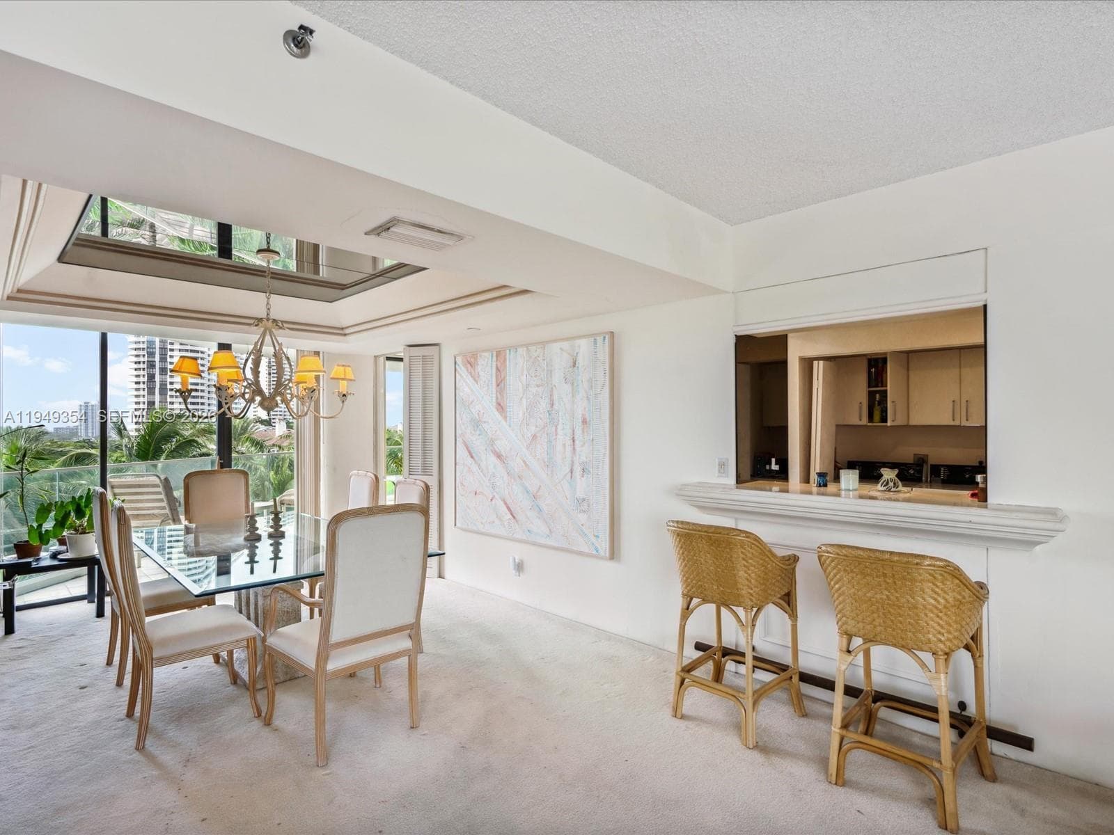 2800 Island Blvd 702 photo 5