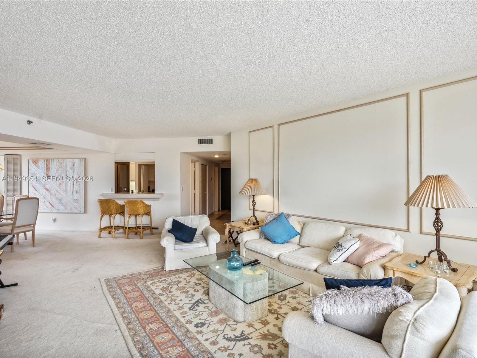 2800 Island Blvd 702 photo 4