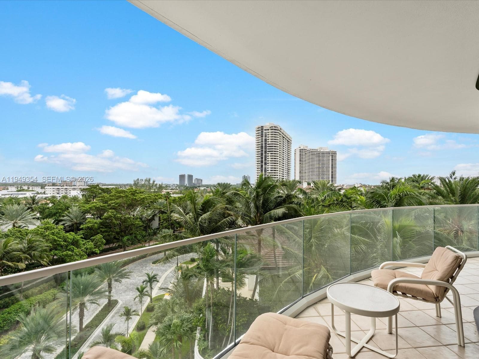 2800 Island Blvd 702 photo 25