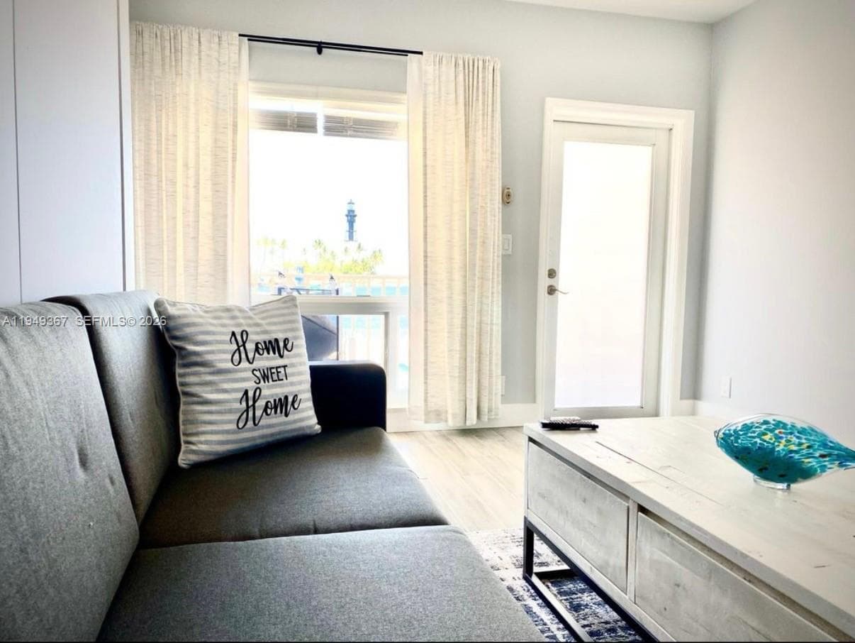 2508 Bay Dr 12 photo 8