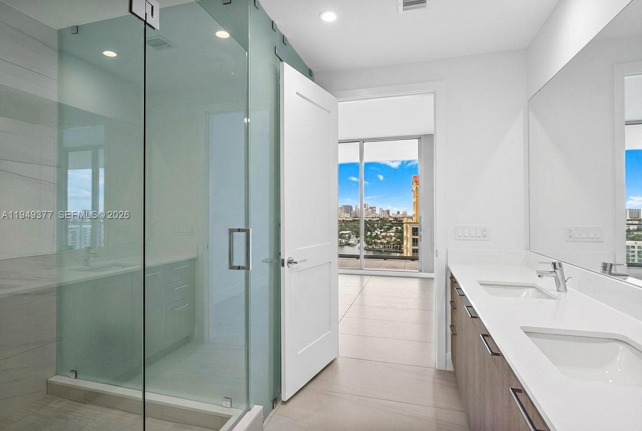 151 N Seabreeze 1003-E photo 24