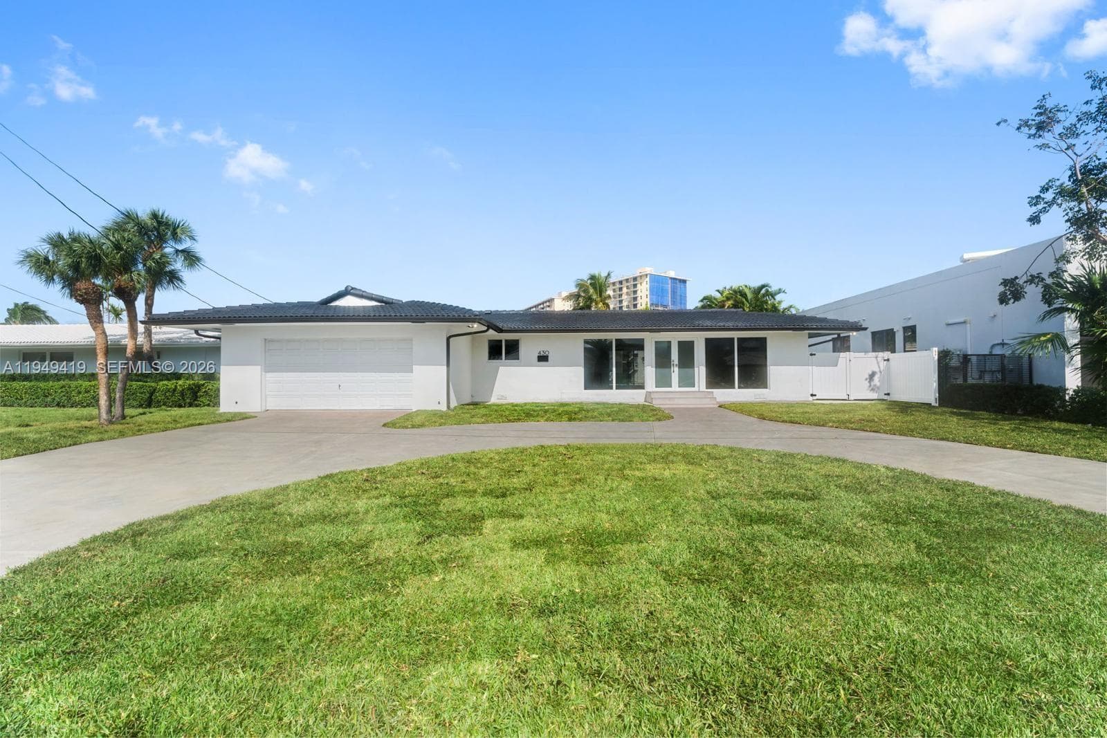 430 Tamarind Dr photo 2