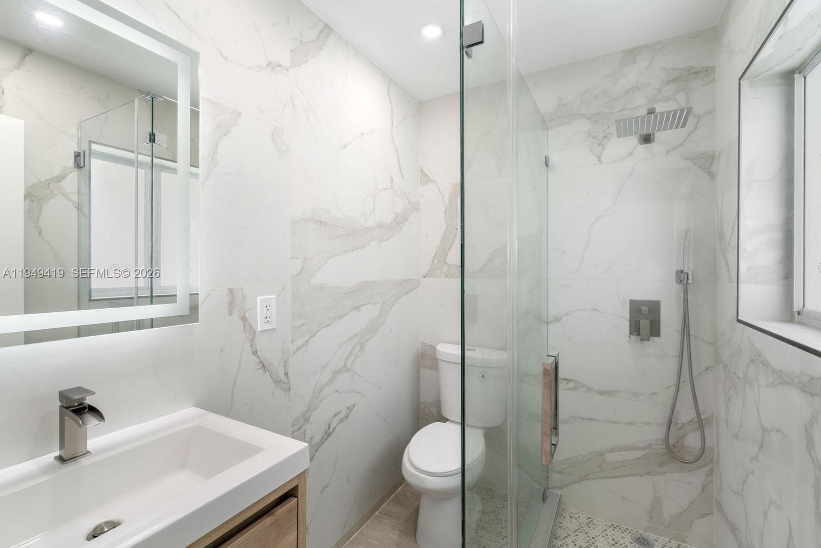 430 Tamarind Dr photo 17