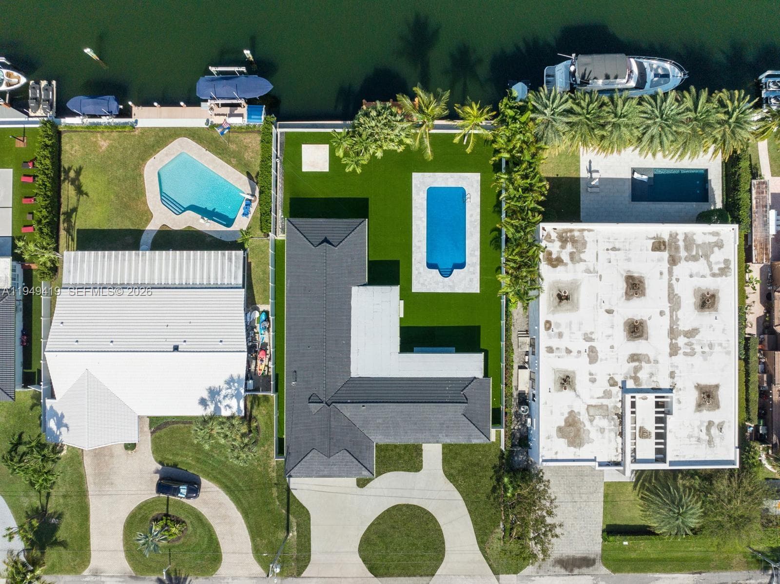 430 Tamarind Dr photo 3