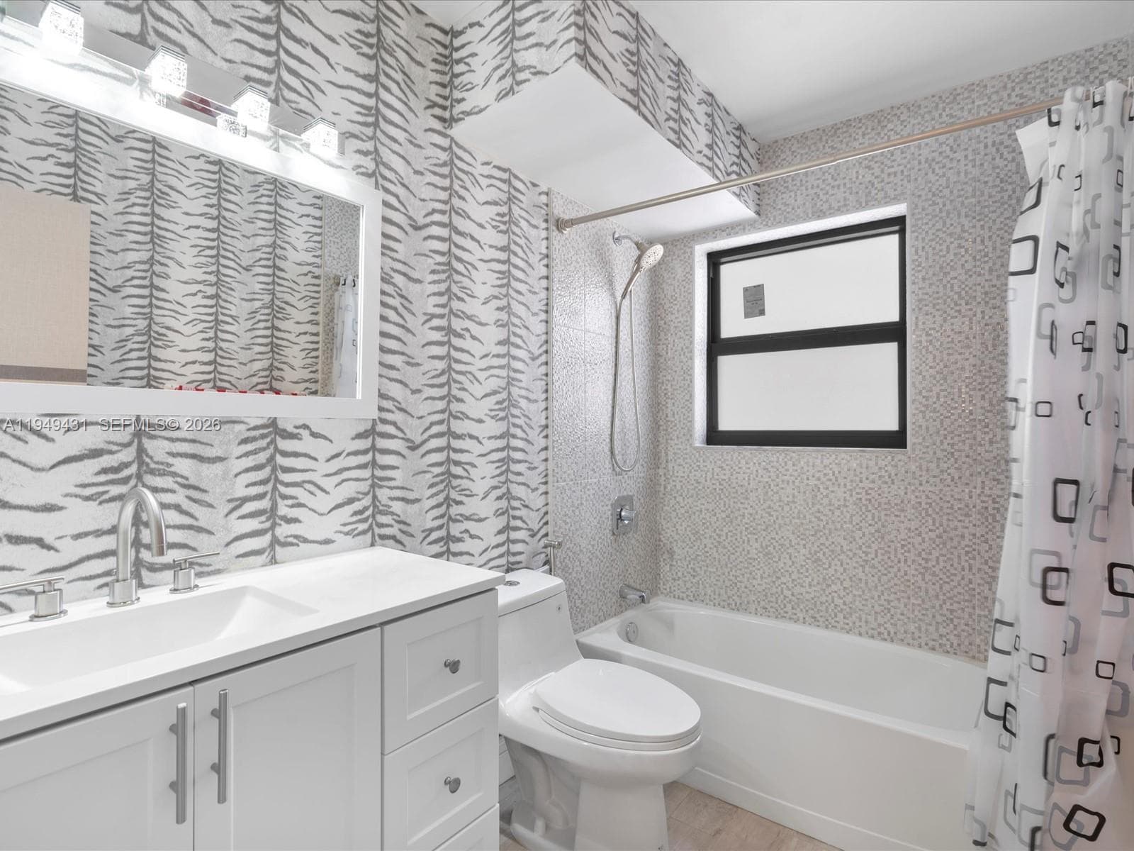 1500 Ocean Dr 3G photo 9