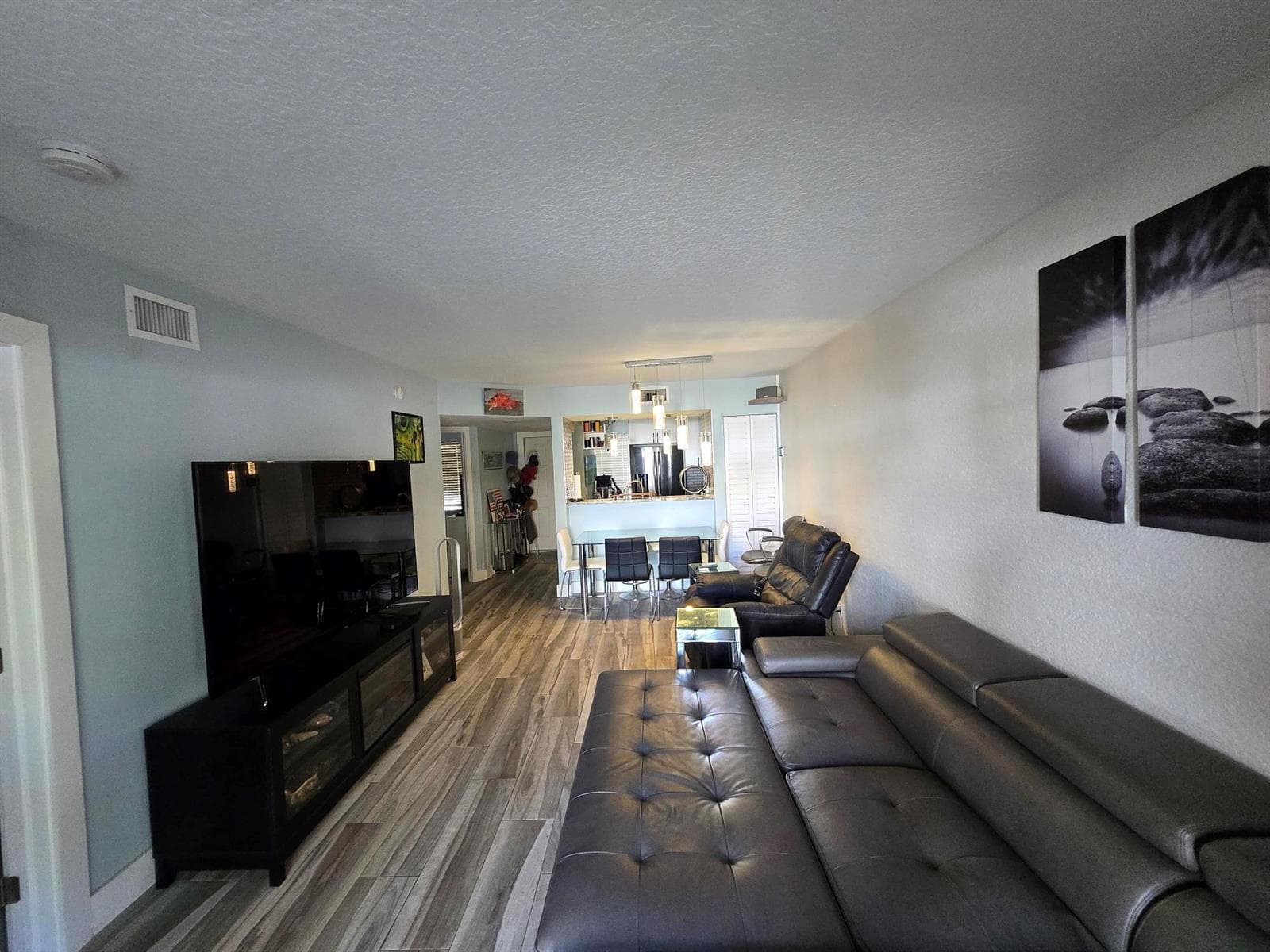 1105 Lake Shore Drive 102 photo 3