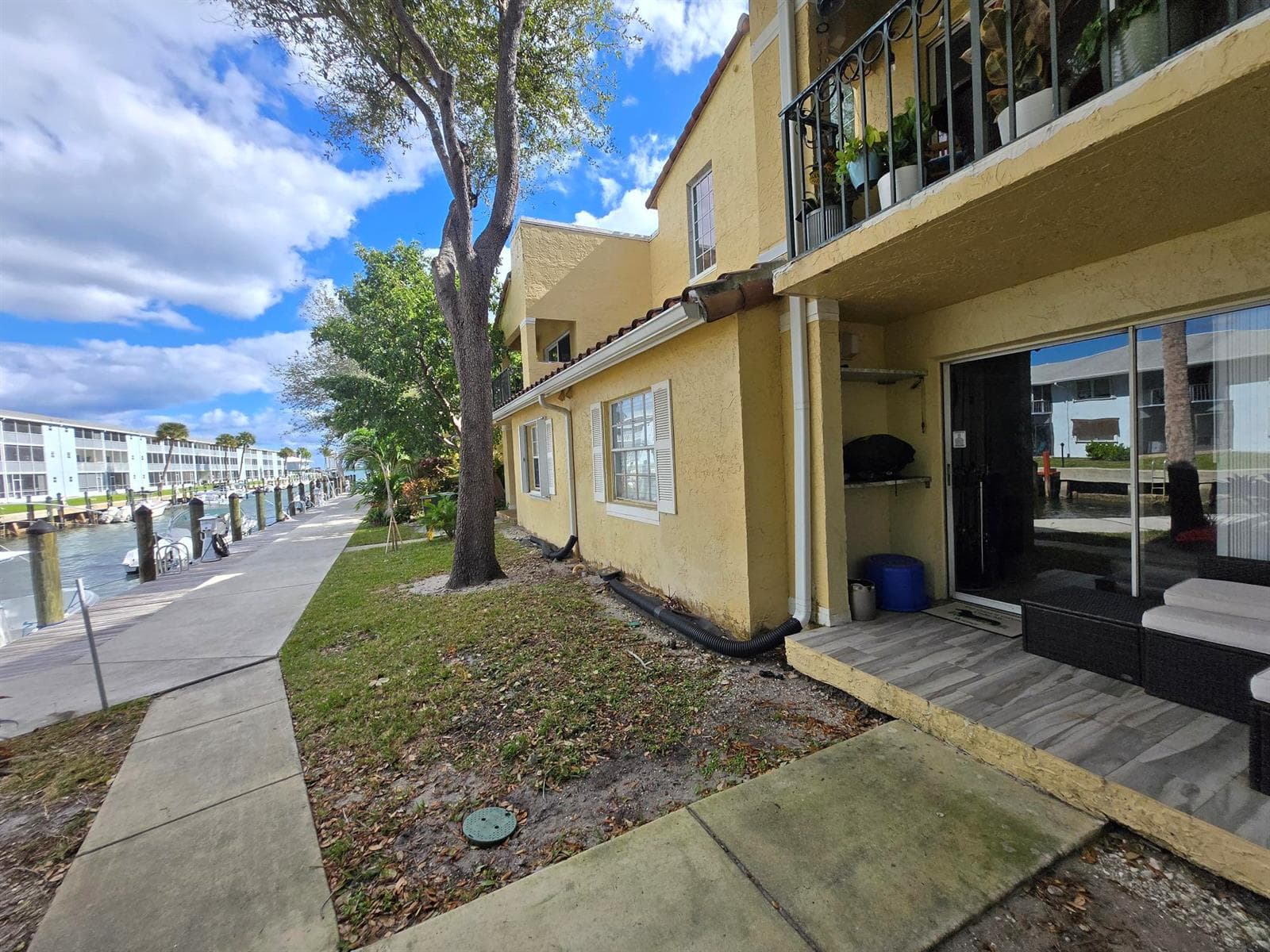 1105 Lake Shore Drive 102 photo 1