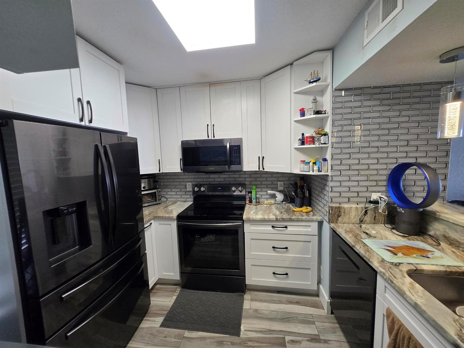 1105 Lake Shore Drive 102 photo 5