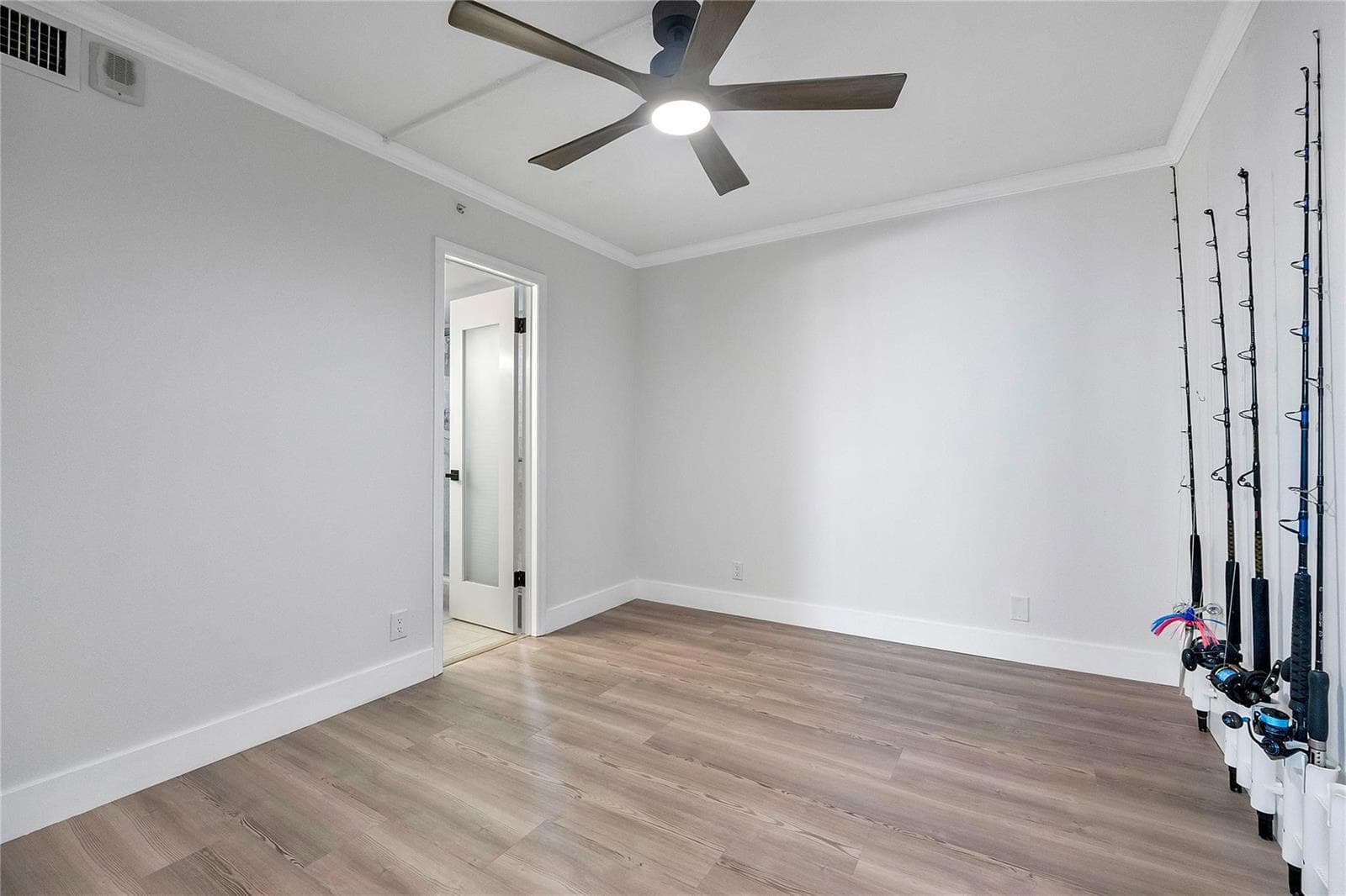 1505 N Riverside Drive 1003 photo 12