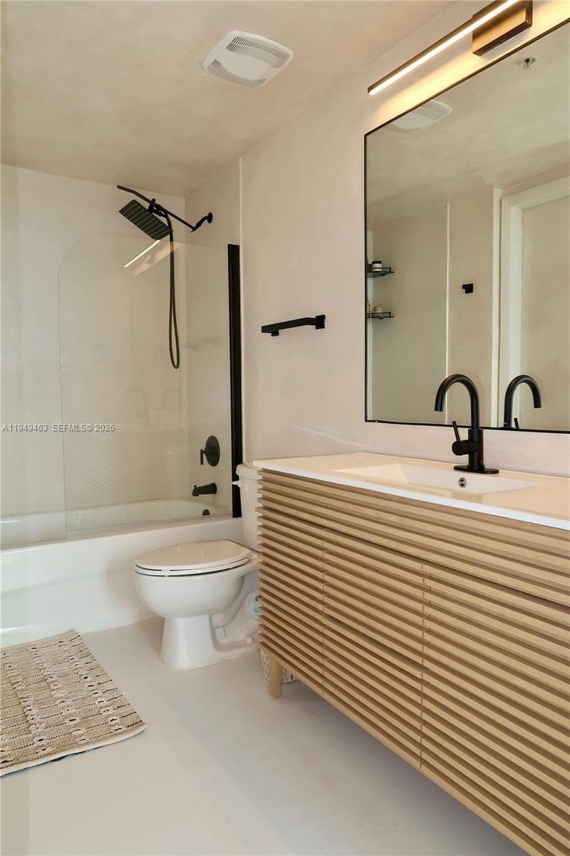 1861 NW S River Dr 2505 photo 3