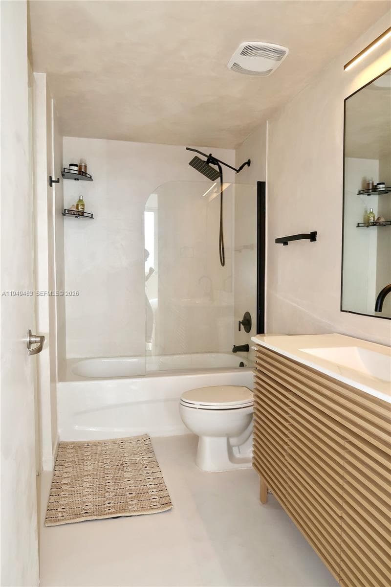 1861 NW S River Dr 2505 photo 8