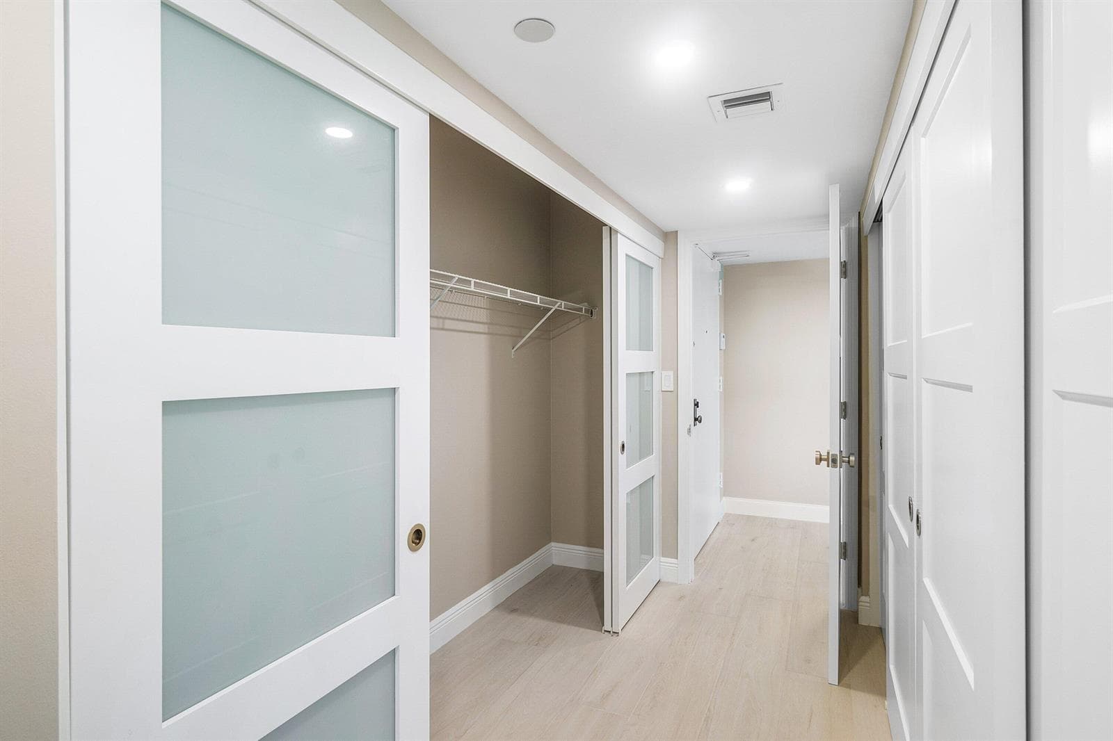 100 SE 5th Avenue 404 photo 18