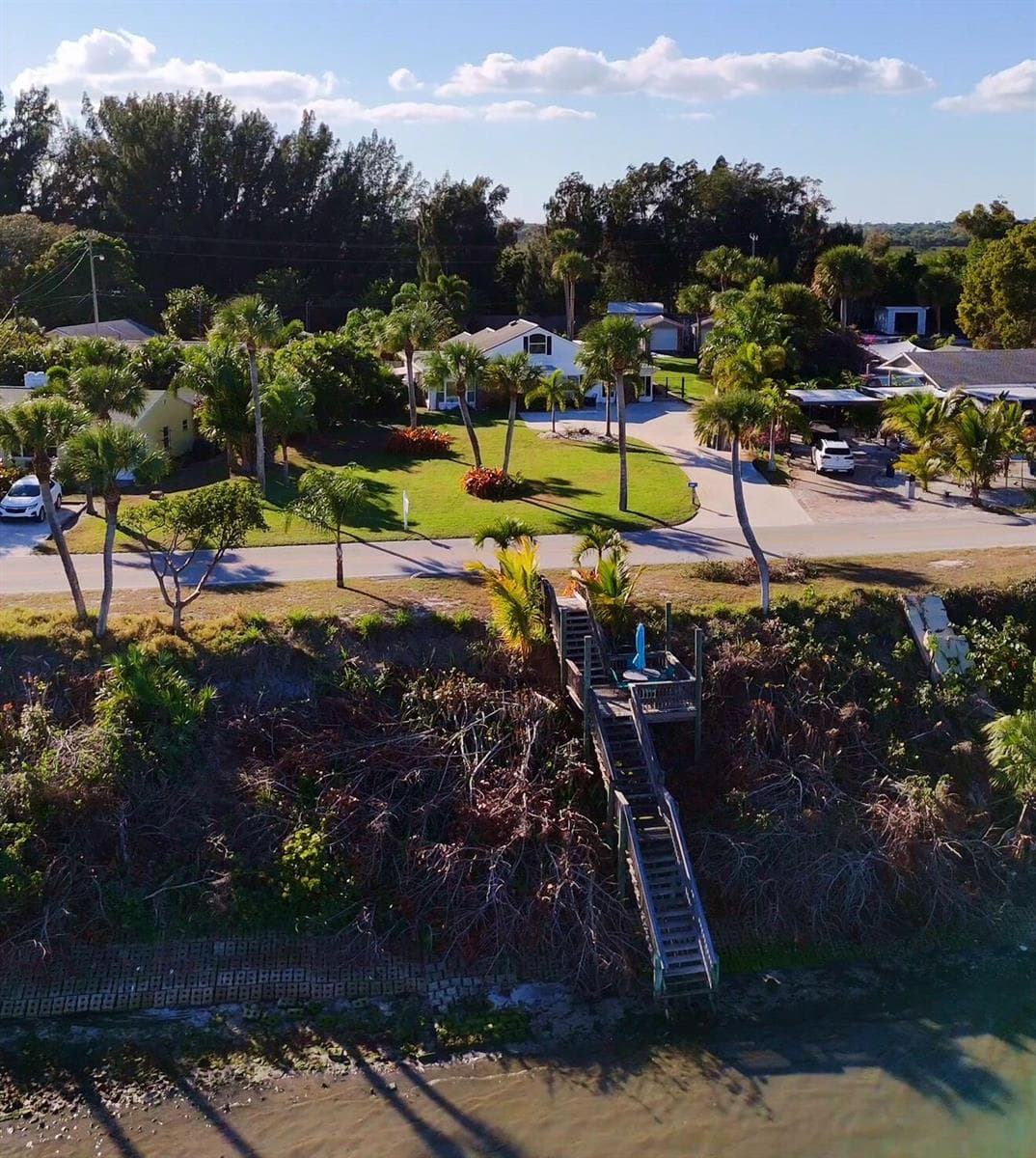 4751 S Indian River Drive photo 4