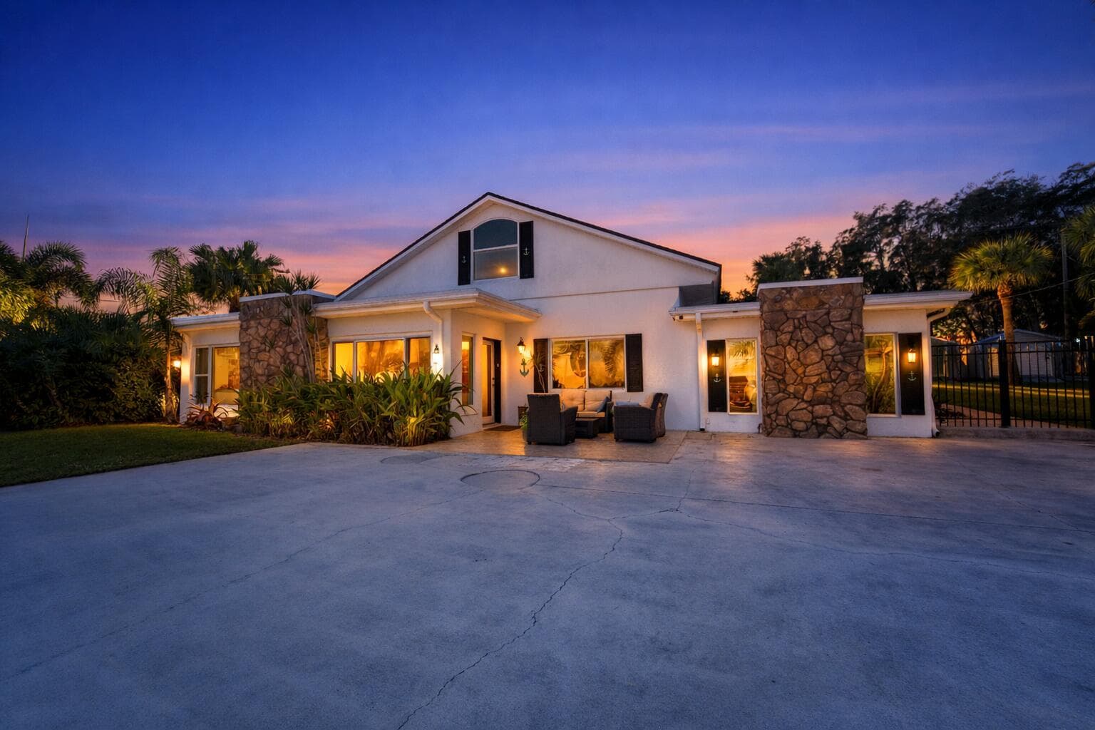 4751 S Indian River Drive photo 8