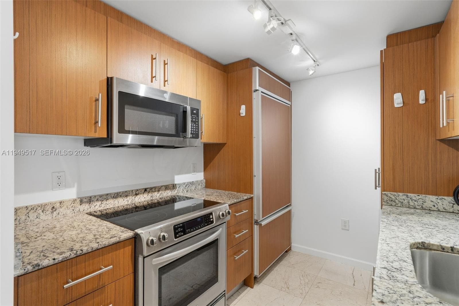 10275 Collins Ave 718 photo 12
