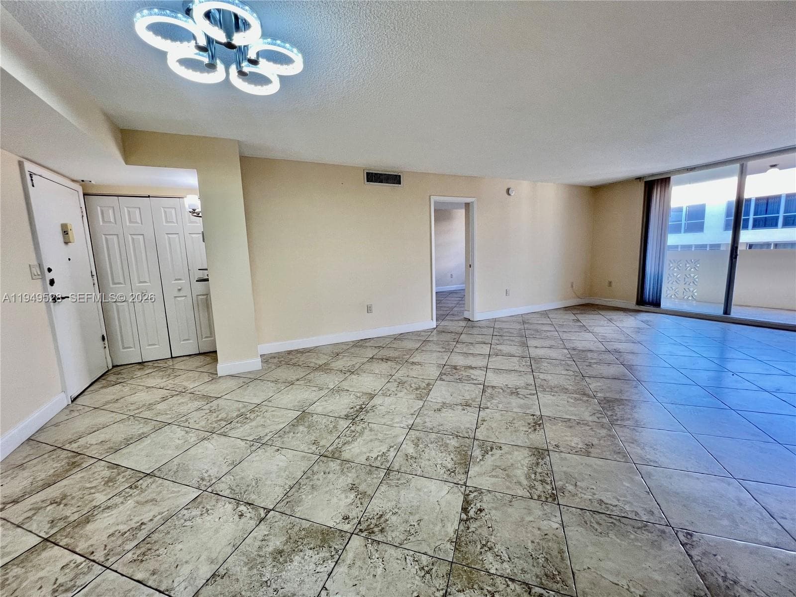 1833 S Ocean Dr 1109 photo 5