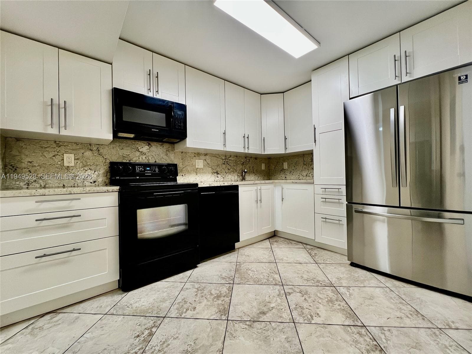 1833 S Ocean Dr 1109 photo 9