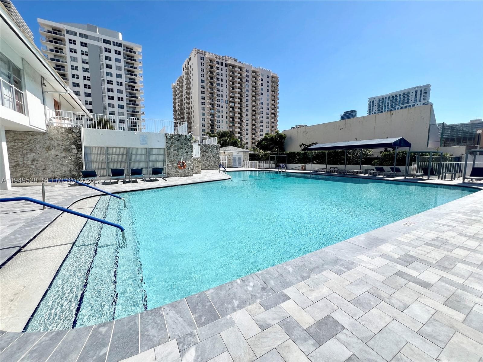 1833 S Ocean Dr 1109 photo 18