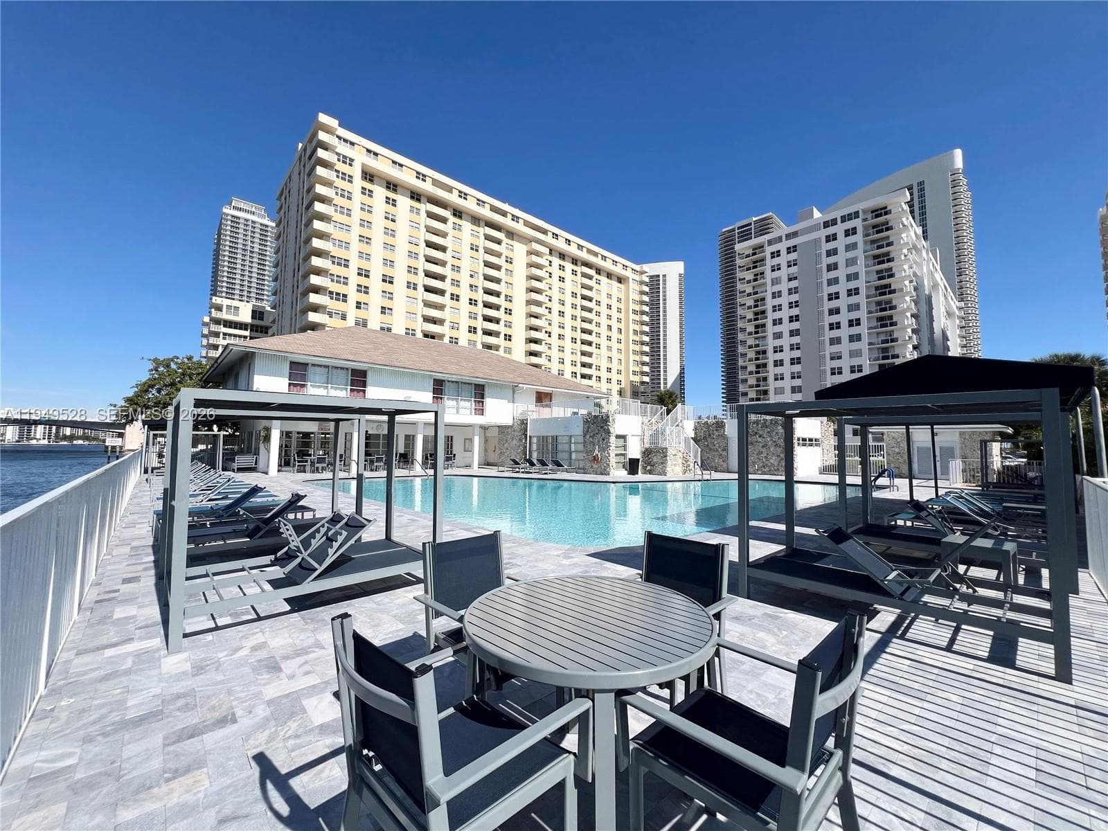 1833 S Ocean Dr 1109 photo 19