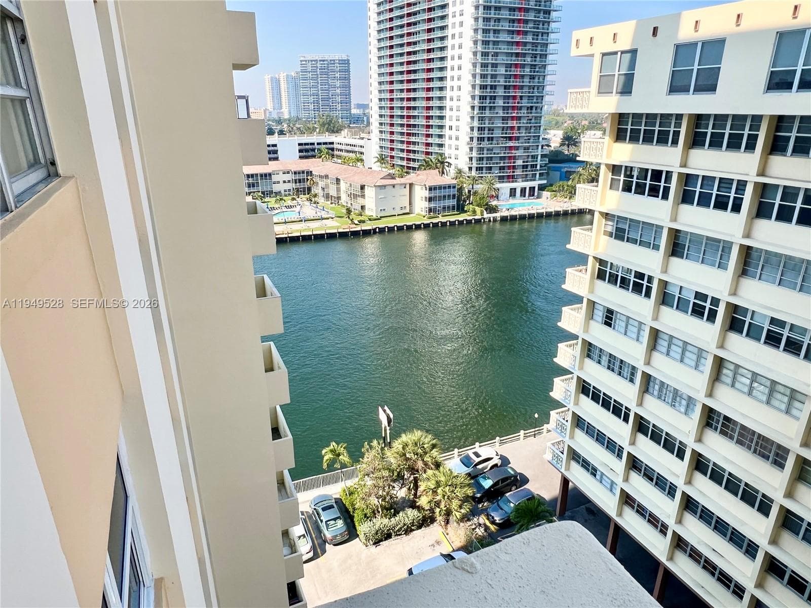 1833 S Ocean Dr 1109 photo 4
