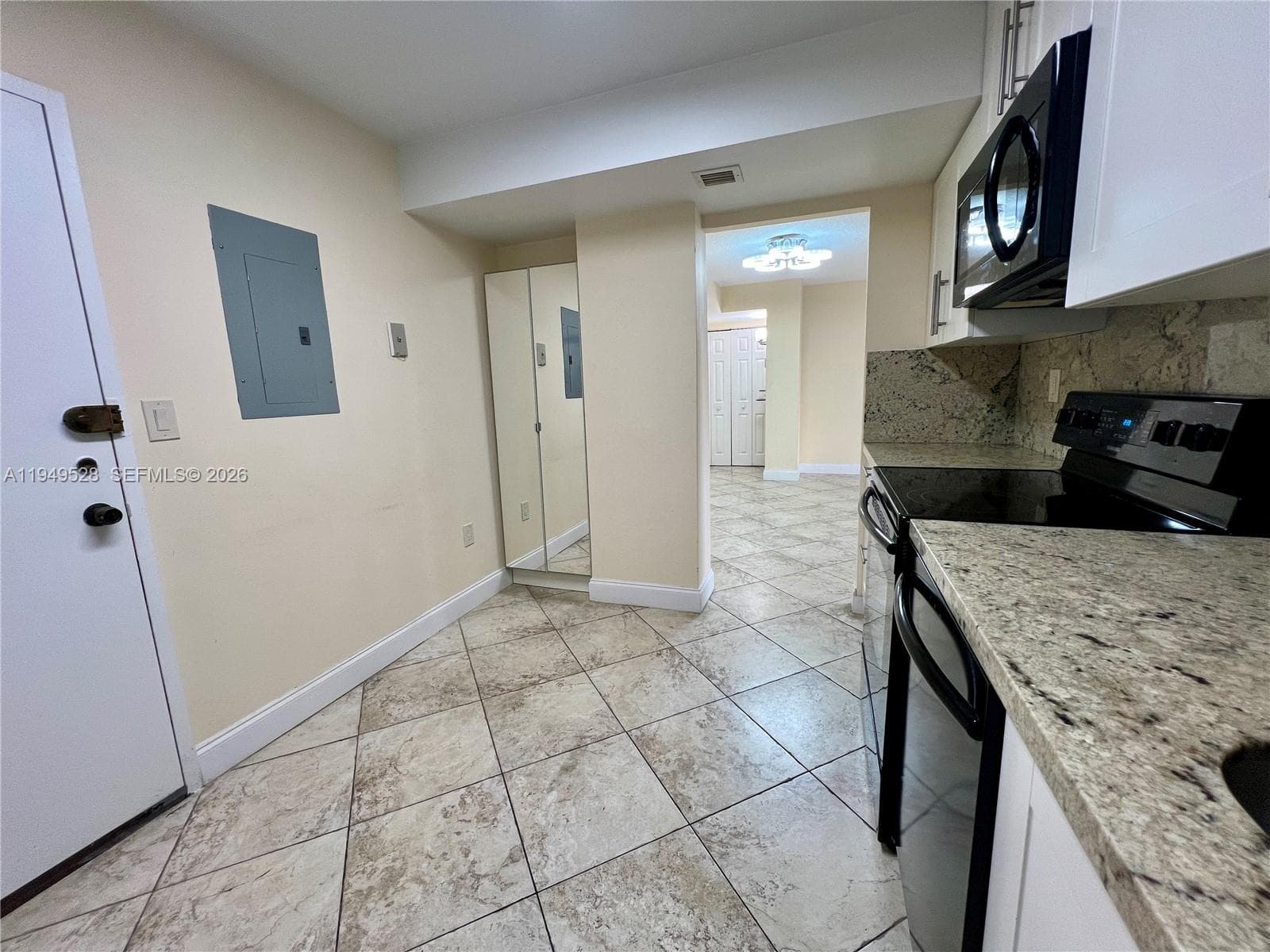 1833 S Ocean Dr 1109 photo 8