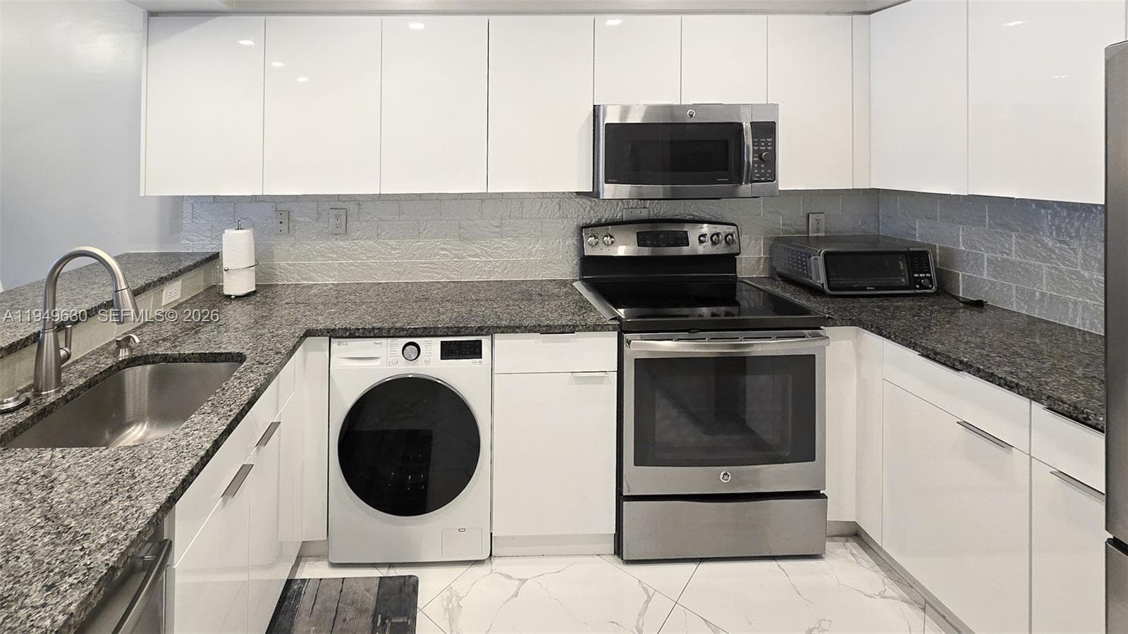 2501 S Ocean Dr 503 photo 4