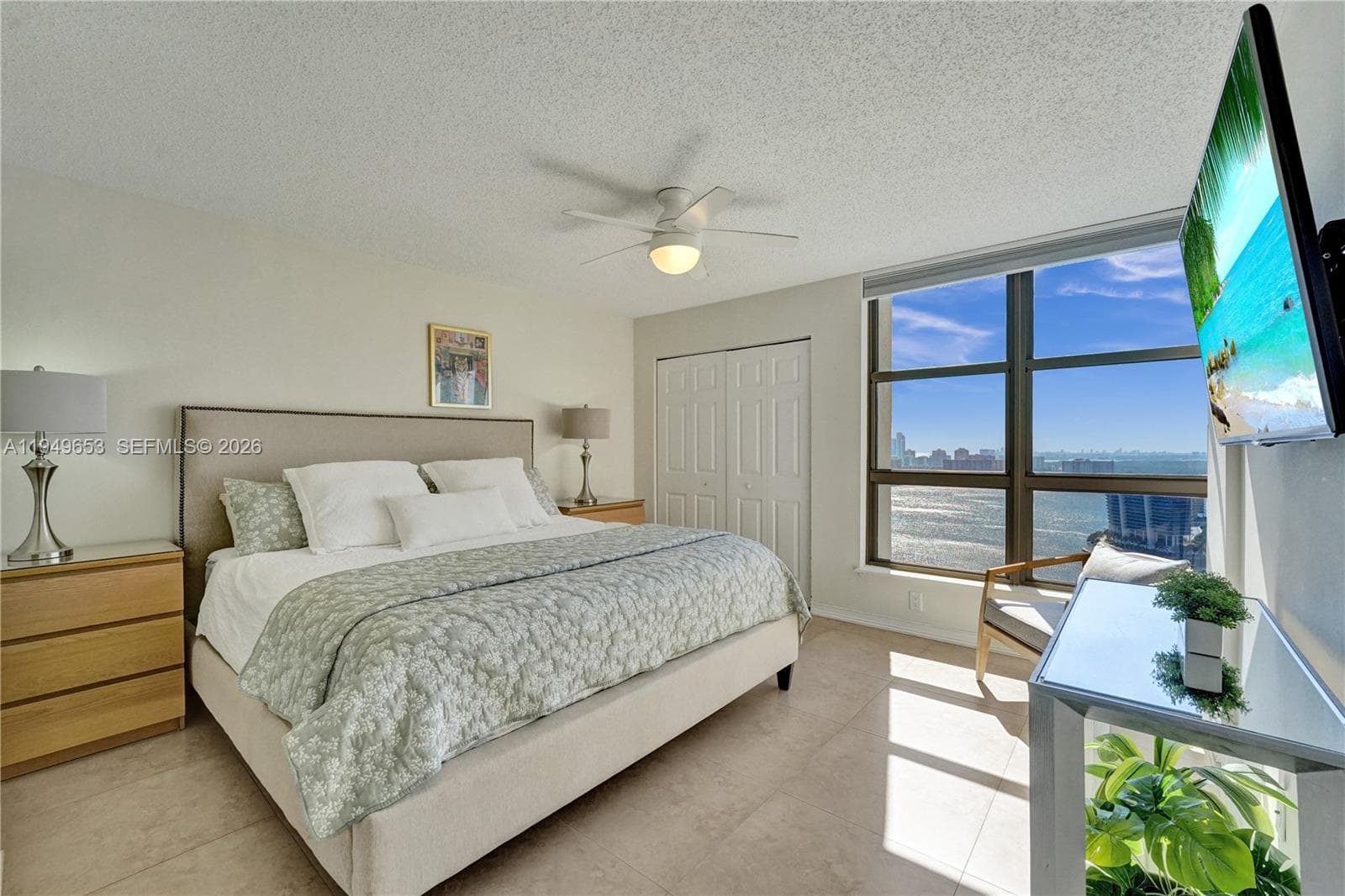 3500 Mystic Pointe Dr 3601 photo 11