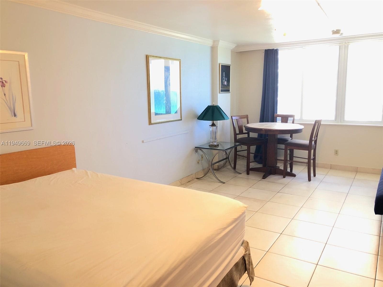 19201 Collins Ave 823 photo 4