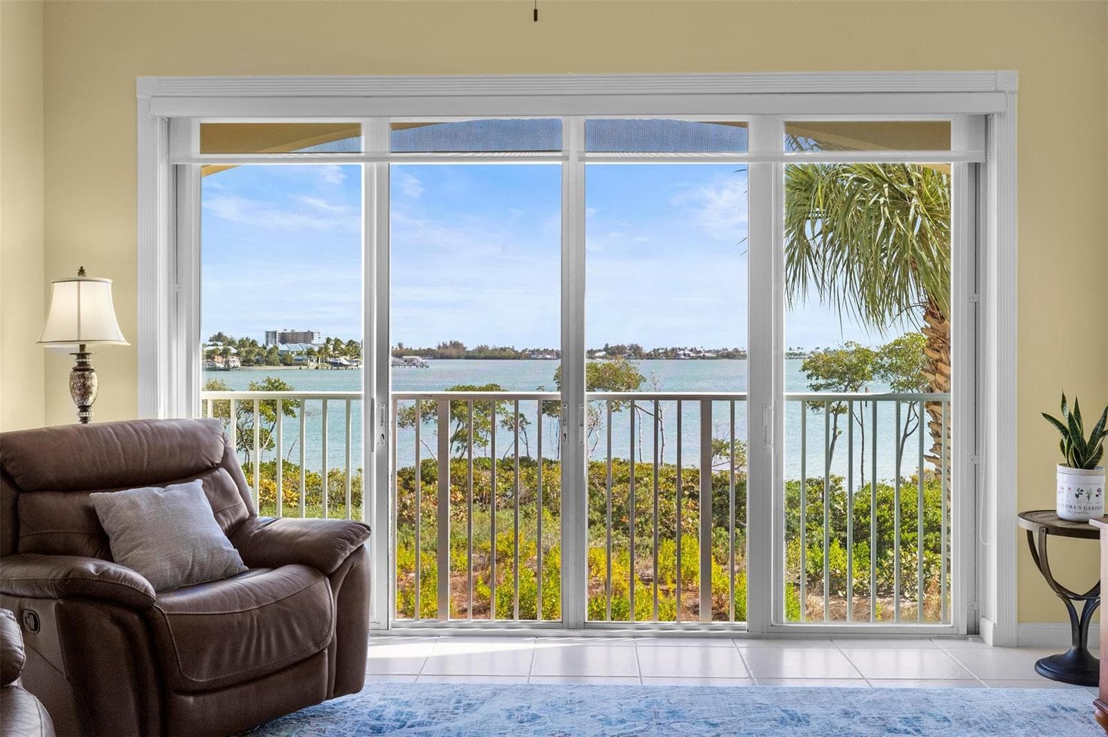 21 Harbour Isle Drive 203 photo 5