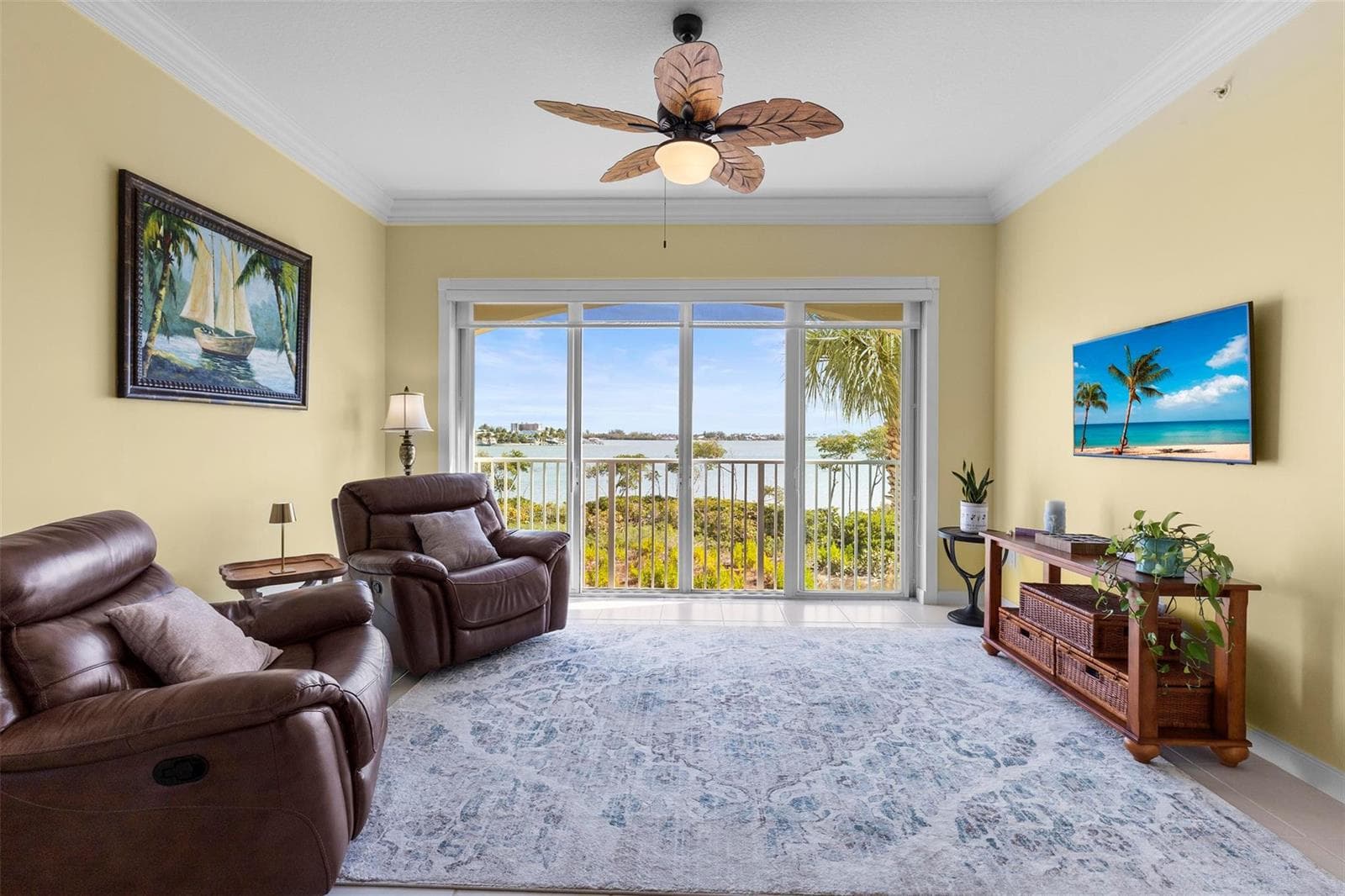 21 Harbour Isle Drive 203 photo 4