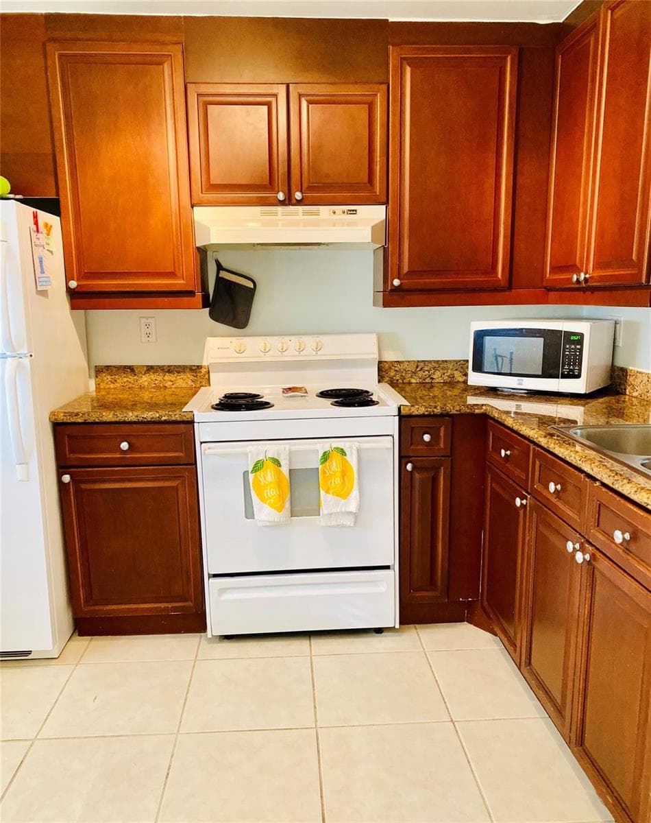 1541 S Ocean Boulevard 324 photo 7