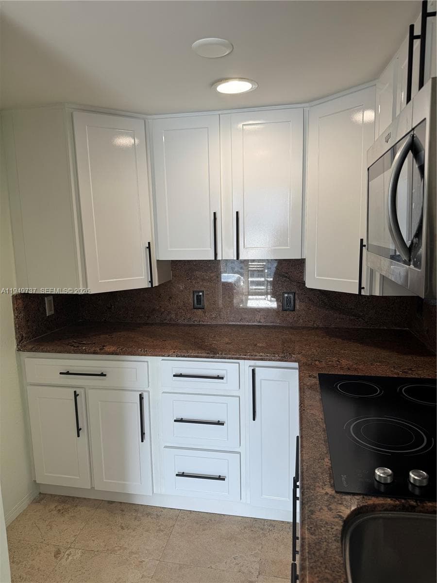 19201 Collins Ave 831 photo 6