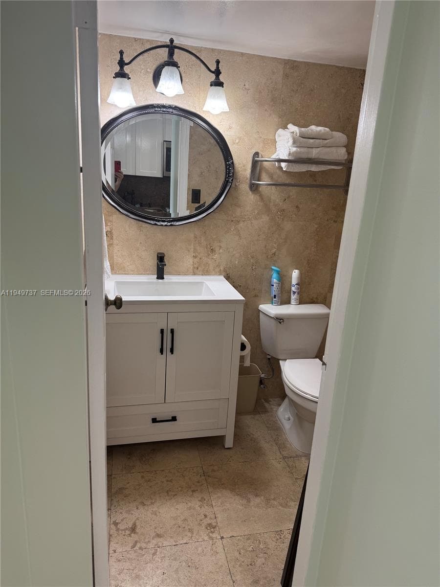 19201 Collins Ave 831 photo 10