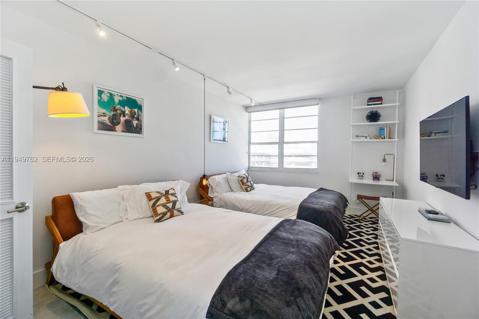 100 Lincoln Rd 1447 photo 12