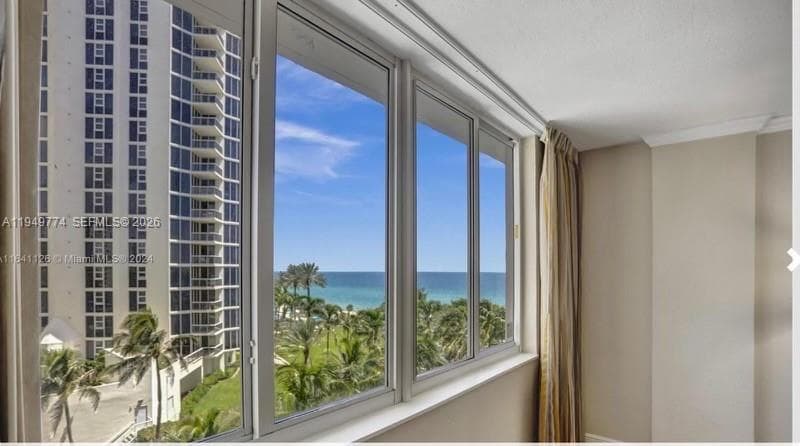 19201 Collins Ave 422 photo 2