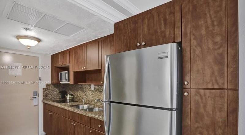19201 Collins Ave 422 photo 4