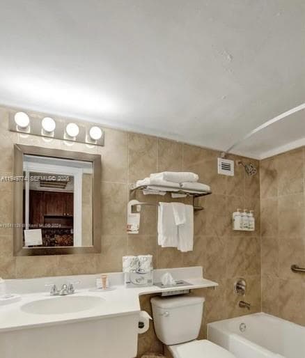 19201 Collins Ave 422 photo 8