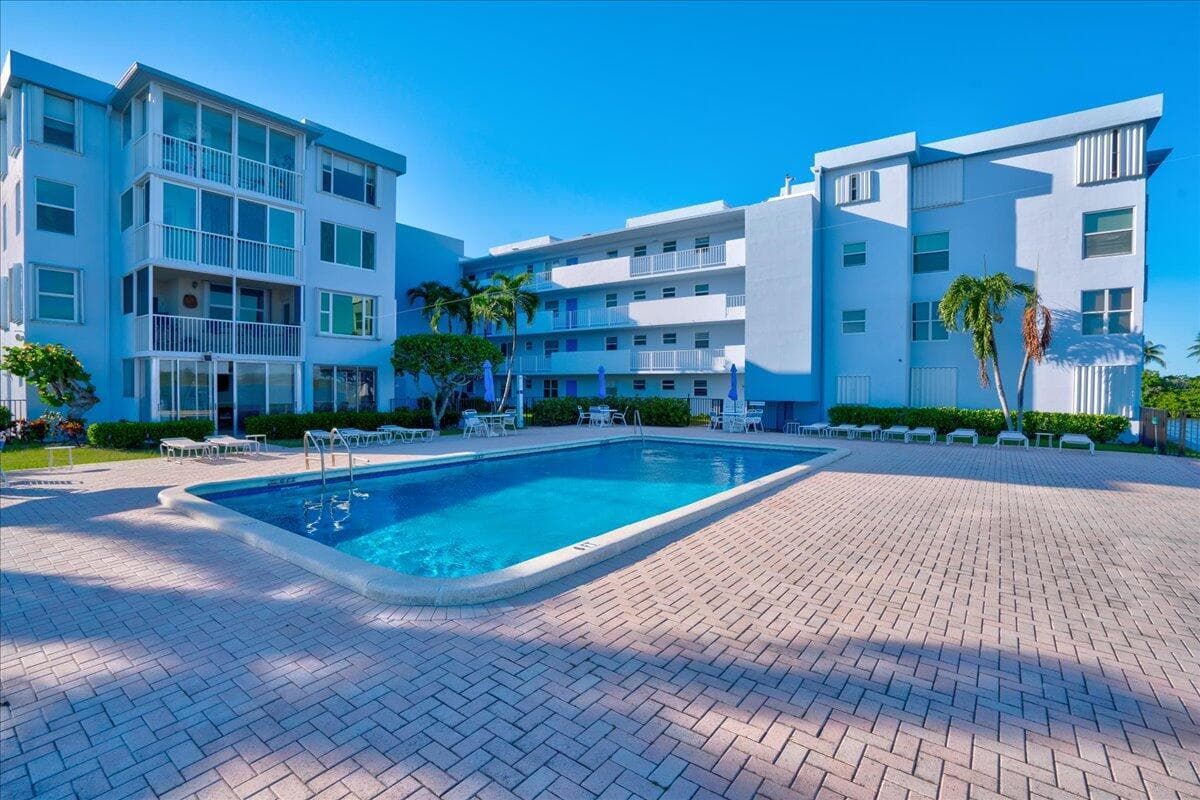 1810 New Palm Way 417 photo 24