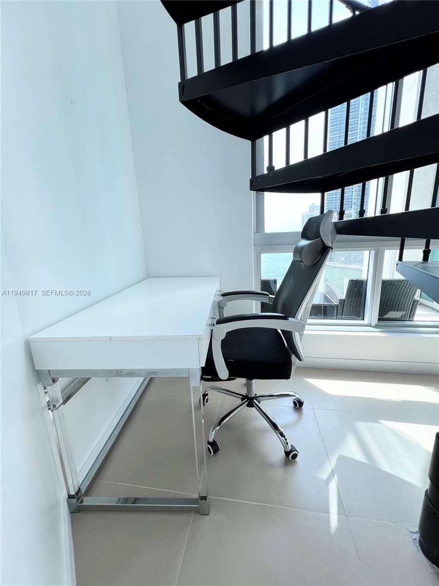 300 S Biscayne Blvd L-814 photo 13