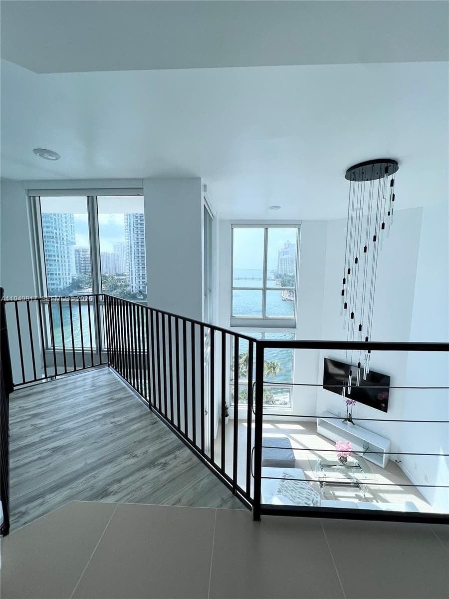 300 S Biscayne Blvd L-814 photo 11