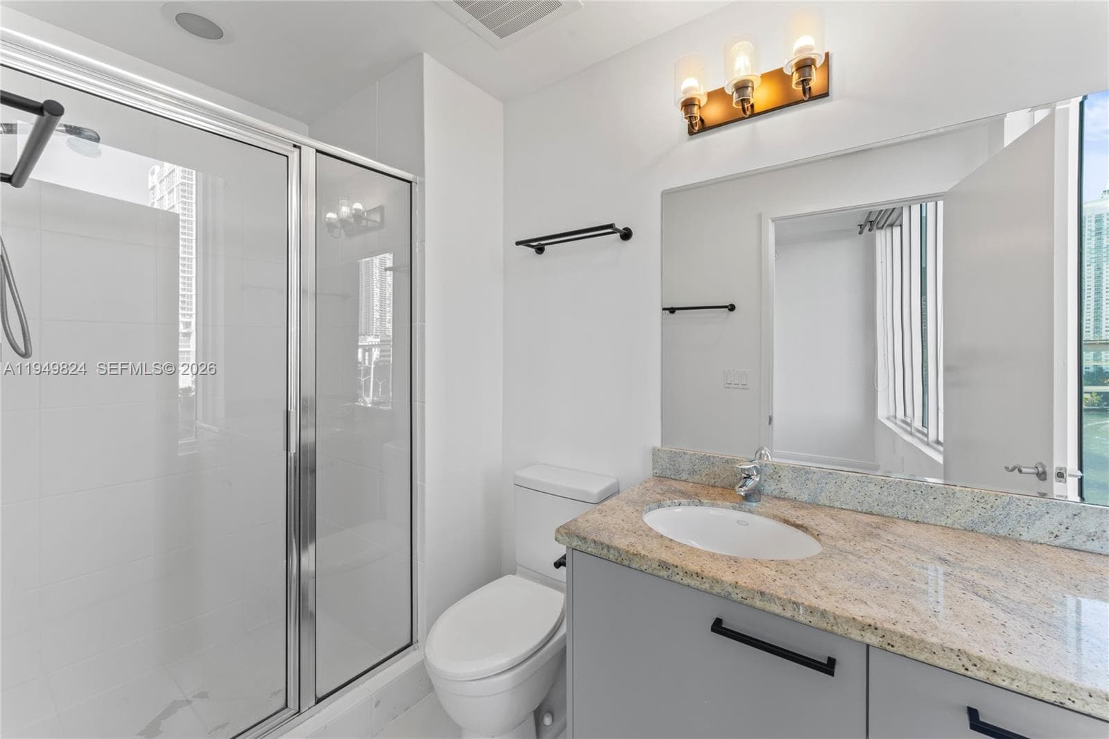 185 SW 7th St 603 photo 22
