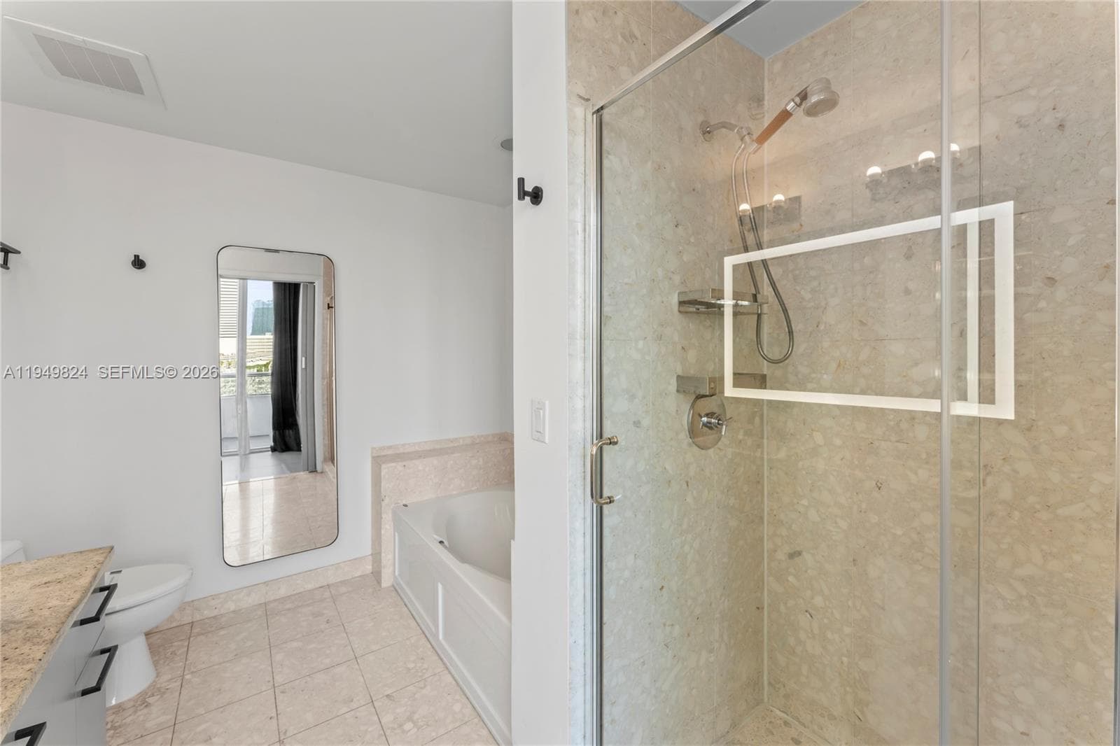 185 SW 7th St 603 photo 21