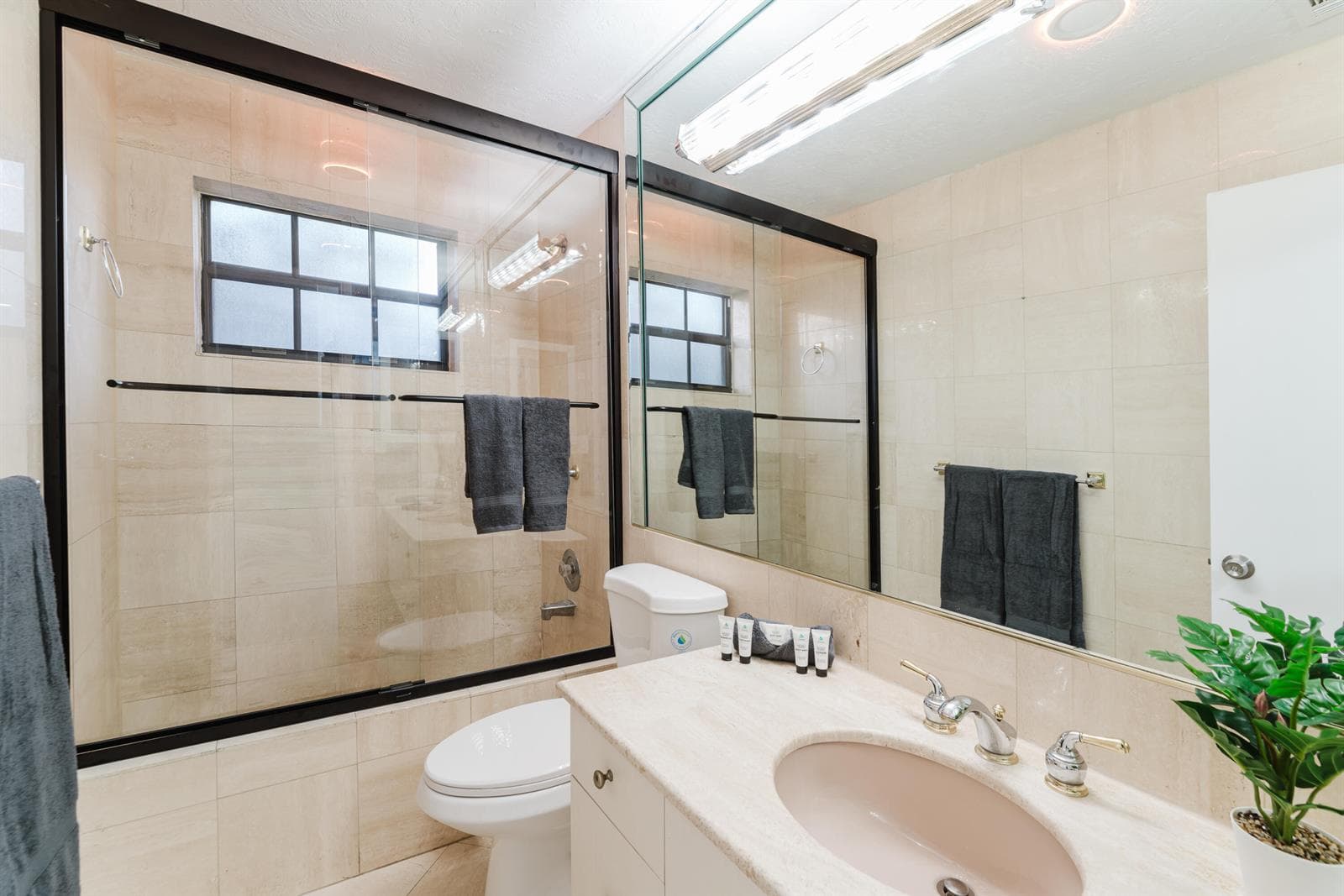 1016 NE 26th Avenue 1016 photo 23