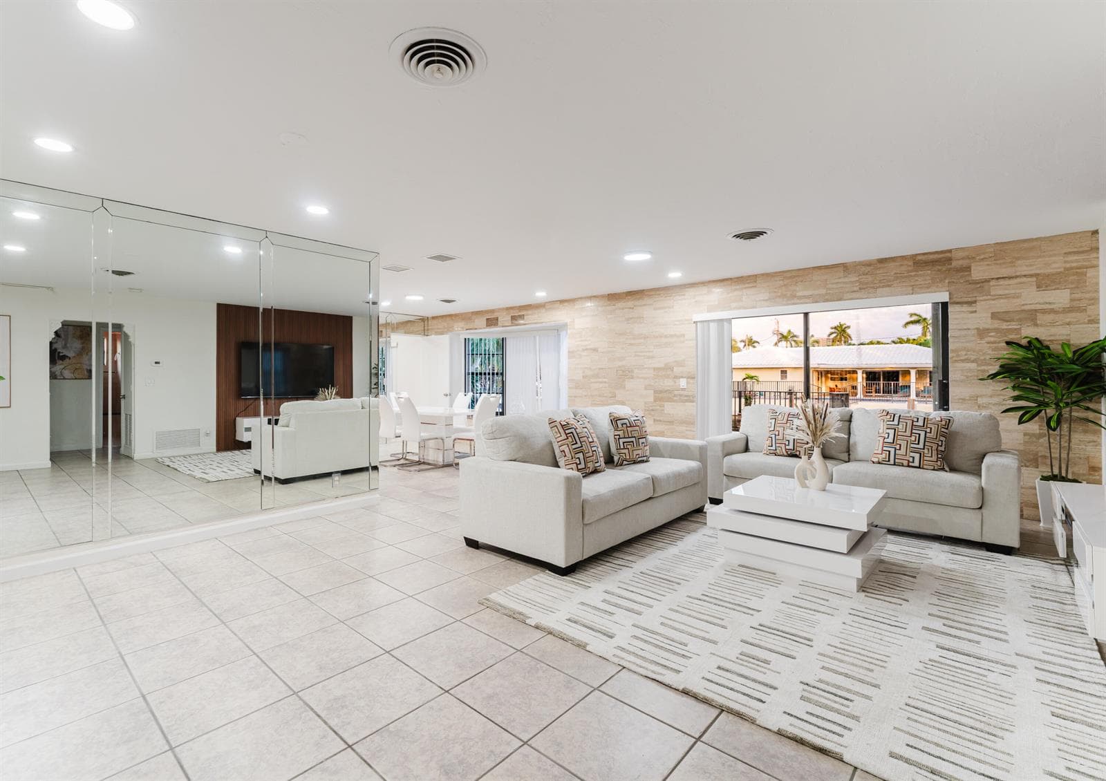 1016 NE 26th Avenue 1016 photo 8