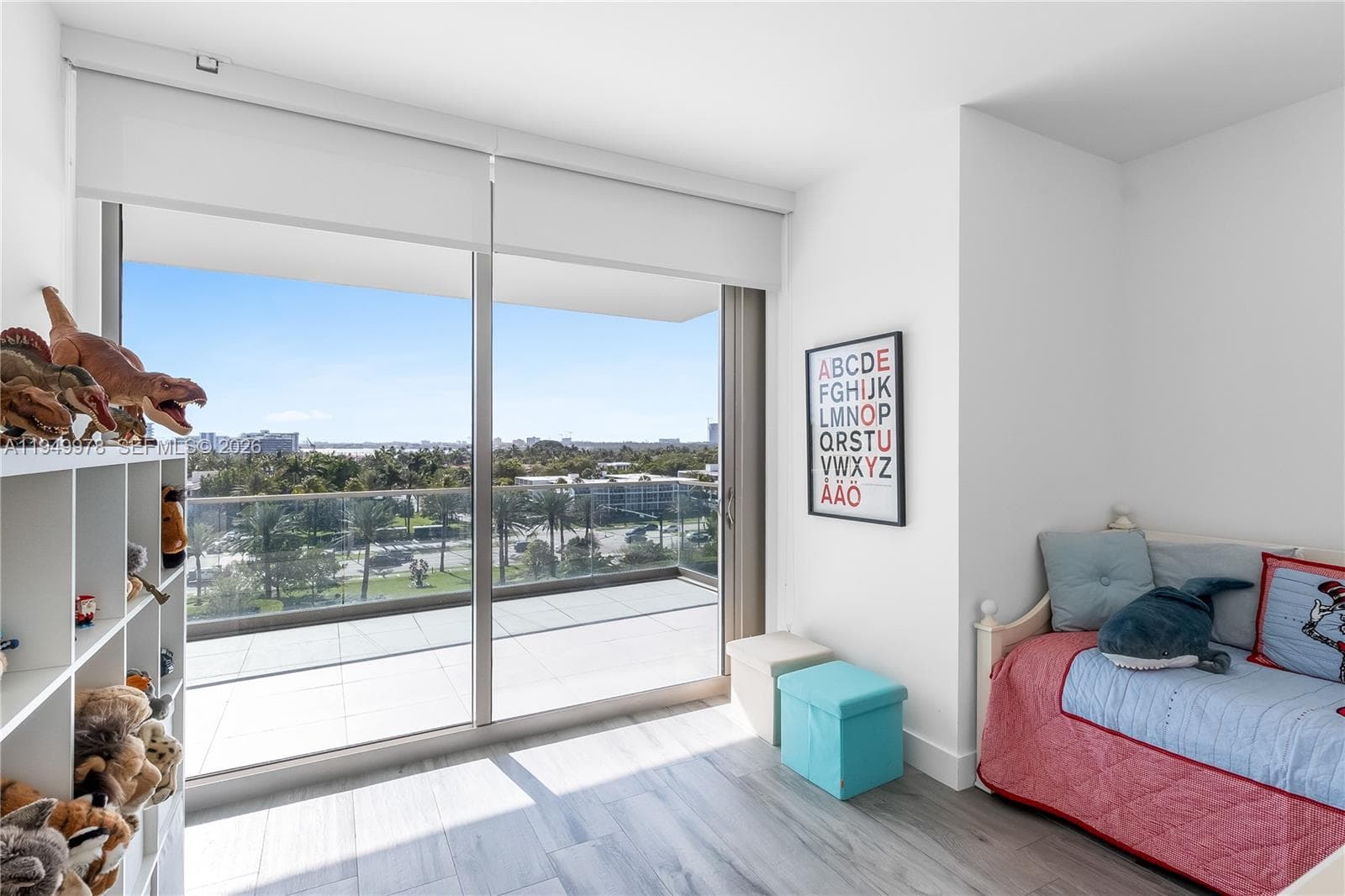 10201 Collins Ave 605 photo 17