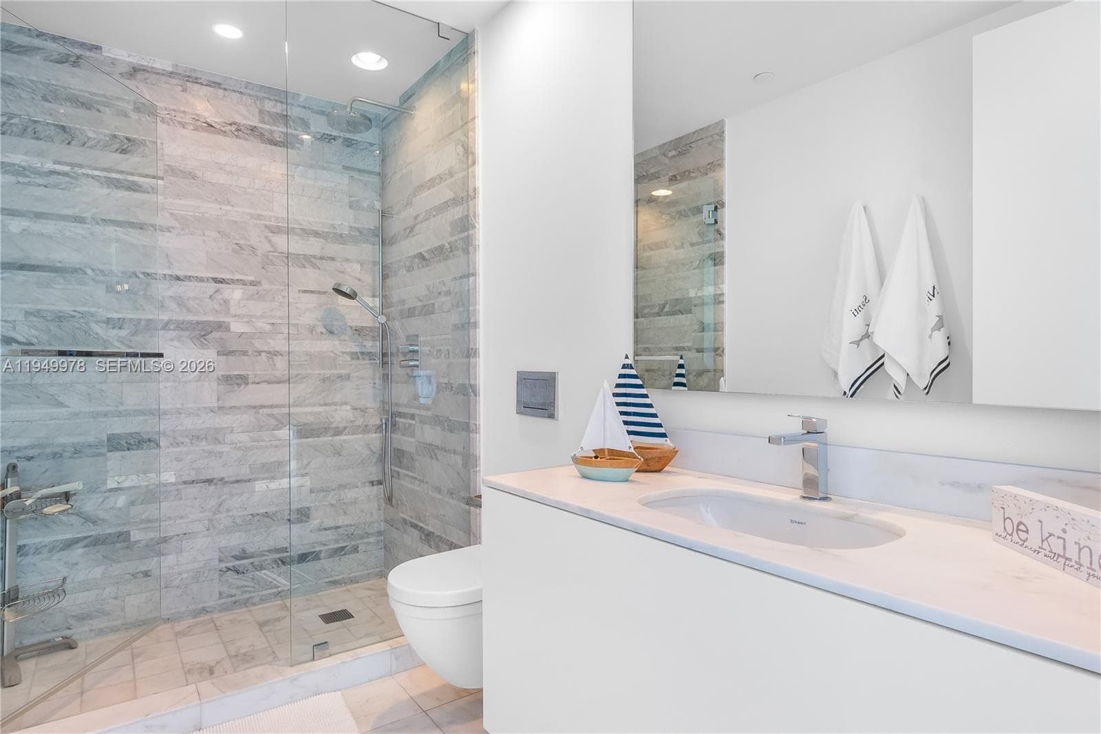 10201 Collins Ave 605 photo 19